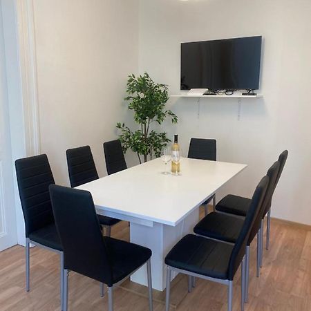 Designed Apartment Next To Vaclav Square With Terrace And Private Garage Prague Exterior photo
