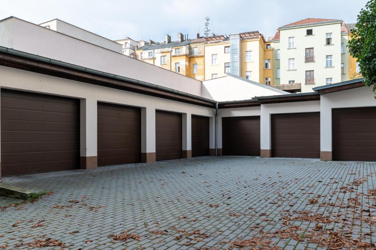 Designed Apartment Next To Vaclav Square With Terrace And Private Garage Prague Exterior photo