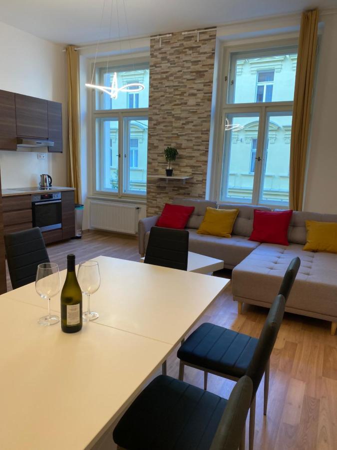 Designed Apartment Next To Vaclav Square With Terrace And Private Garage Prague Exterior photo